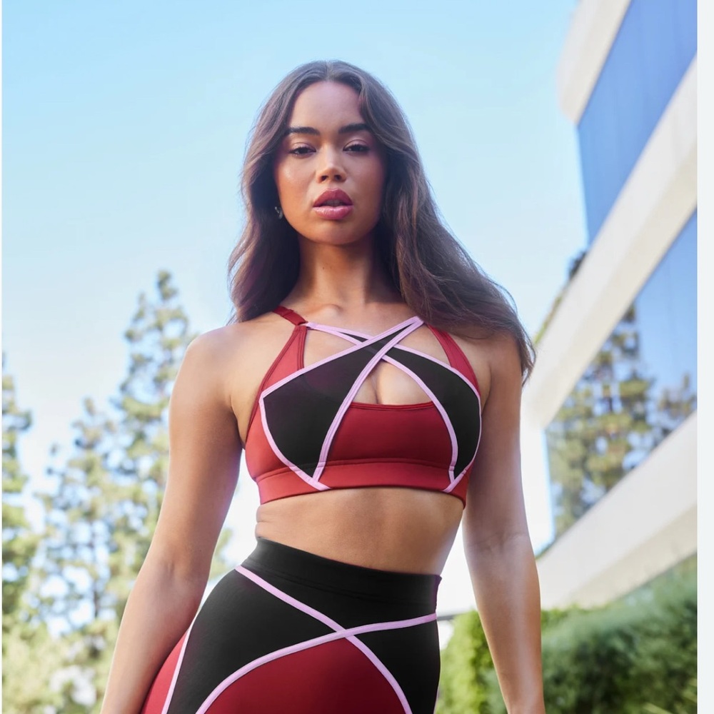X Mesh Medium-Impact Sports Bra in Multi & Red | SAVAGE X FENTY